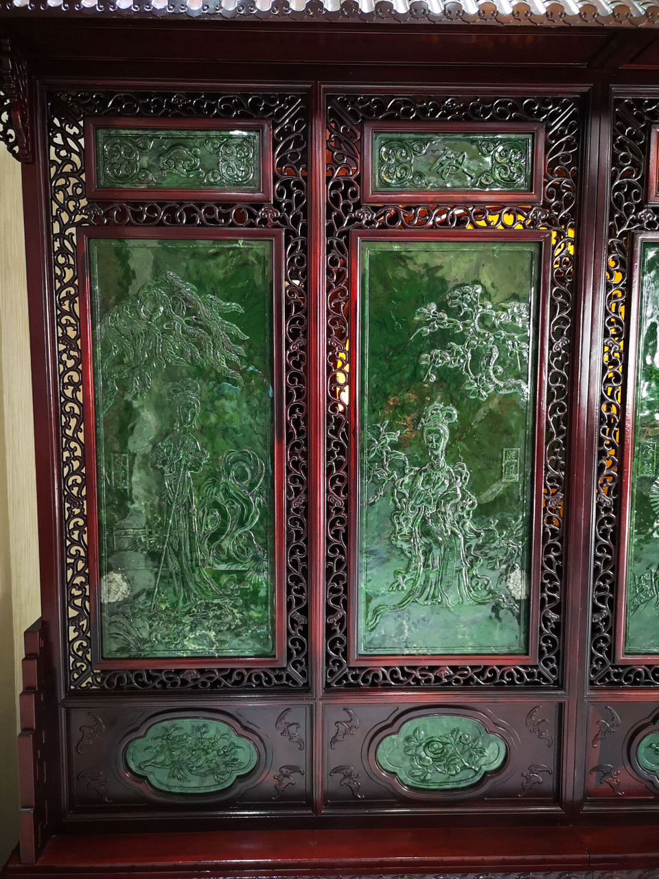 5.3m*2.6m Spinach Green Jade Wood Chinese Screen 金陵十二钗碧玉