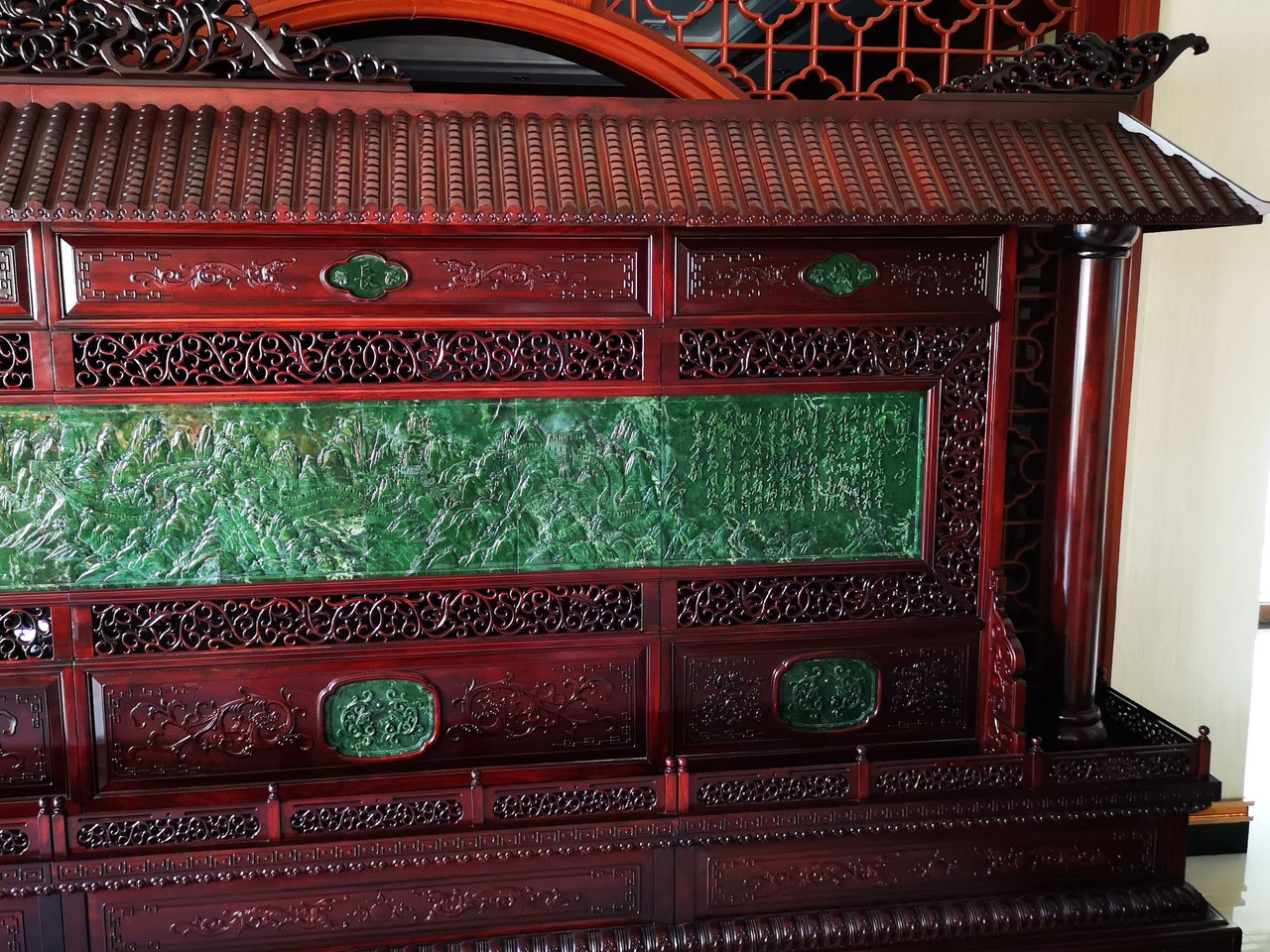 5.76m*2.50m Spinach Jade Rosewood Chinese Screen The Great Wall