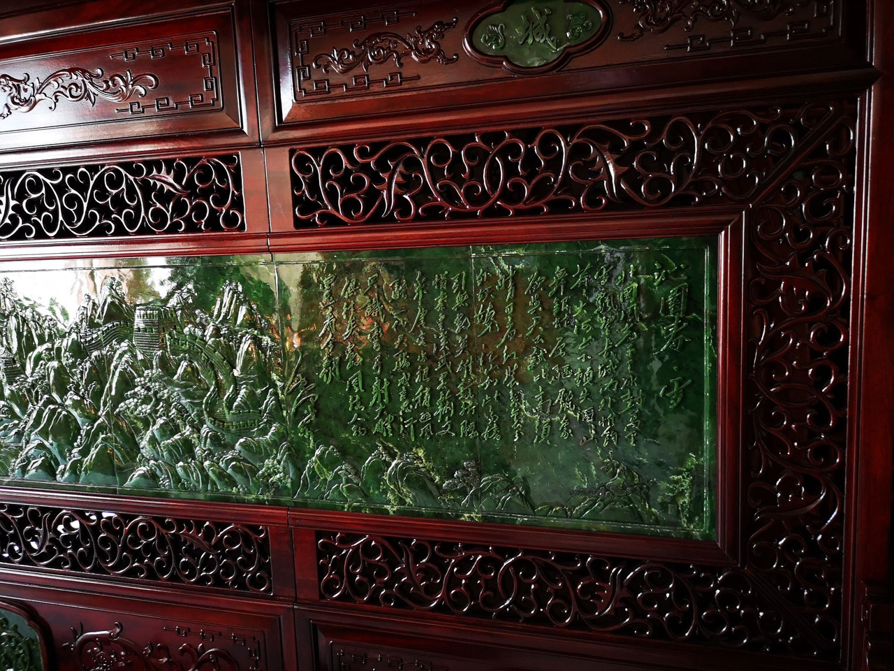 5.76m*2.50m Spinach Jade Rosewood Chinese Screen The Great Wall