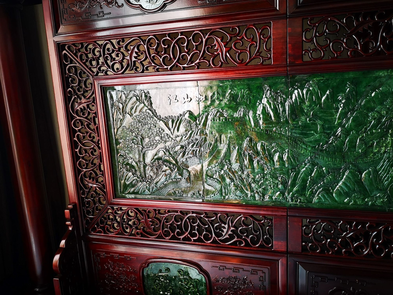 5.76m*2.50m Spinach Jade Rosewood Chinese Screen The Great Wall