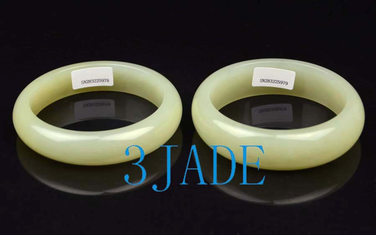 middle size jade bangle