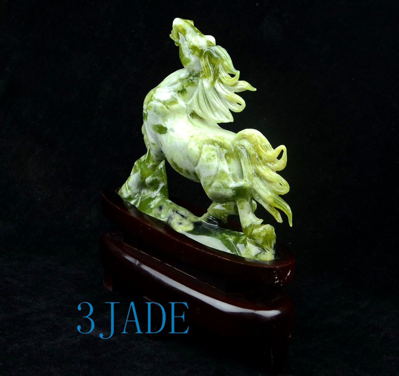 Serpentine stone horse carving