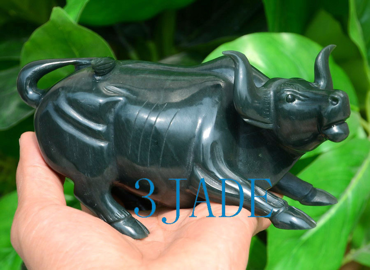 jade wall street bull sculpture