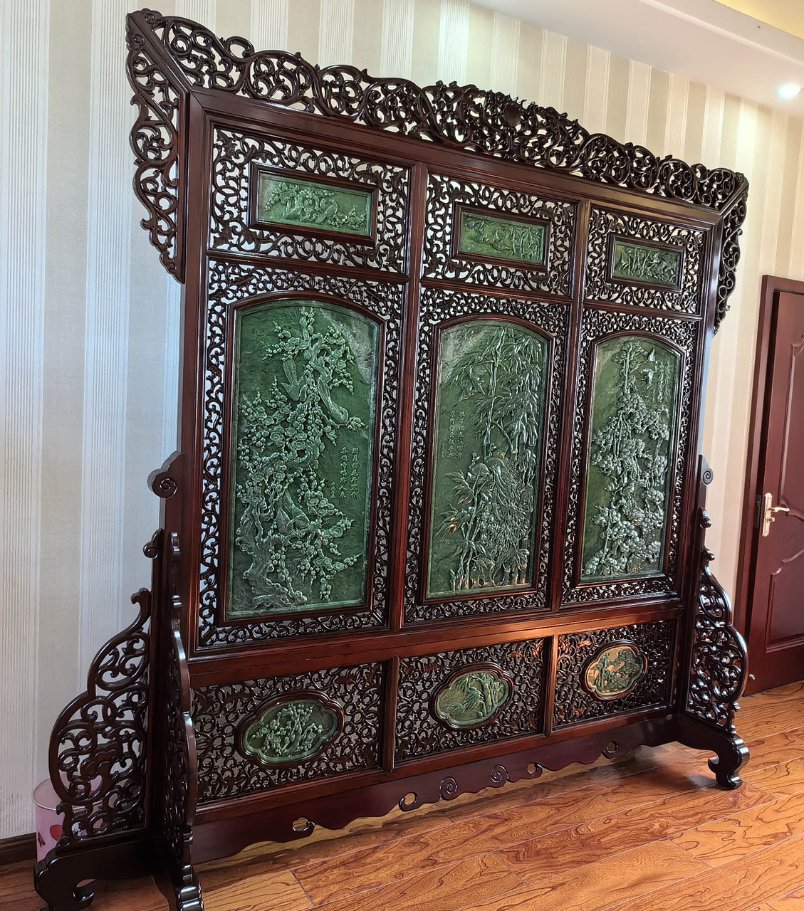  SHAGREEN JADE プレート 2枚セット Exquisite Canadian Nephrite Jade Screen Featuring the 