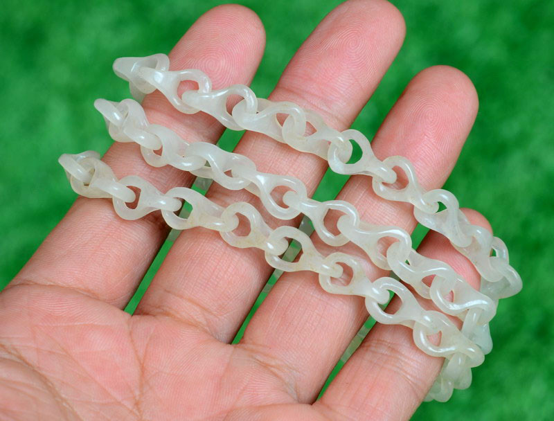 white hetian jade necklace natural light D024052A