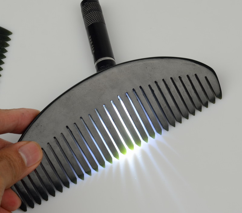 nephrite jade comb translucency detail Z012360D