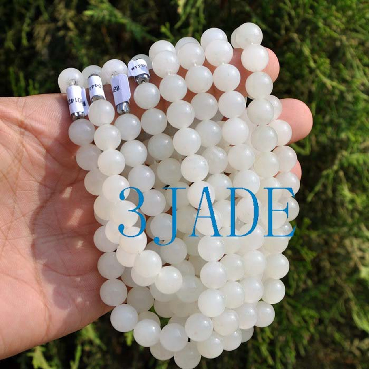 white jade necklace