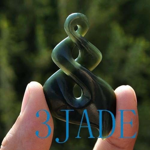 Natural Black Green Nephrite Jade Double Twist Amulet Pendant NZ Maori Style Art