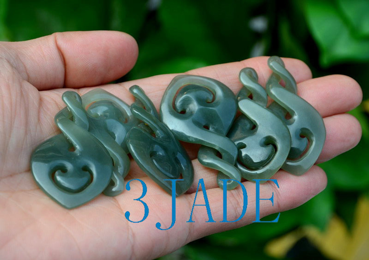 Natural Nephrite Jade Double Twist Amulet Pendant NZ Maori Style Carving / Art -G012303