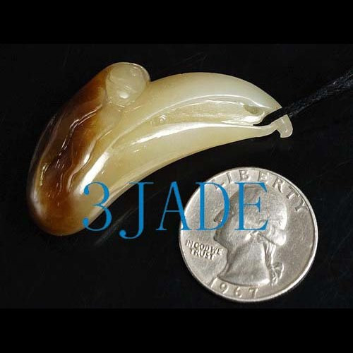 Hetian jade eagle head pendant