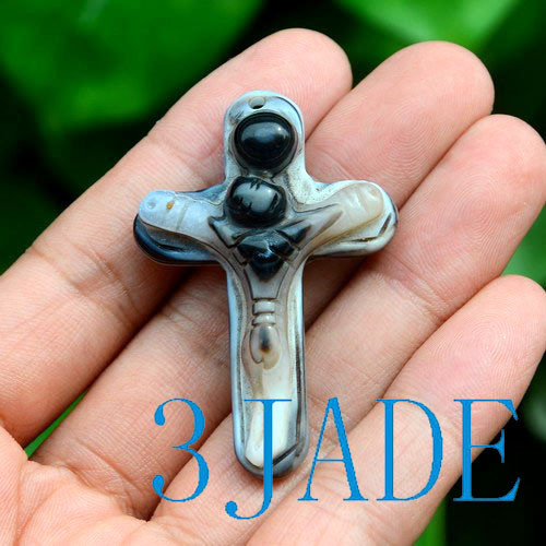 Hand-Carved Sardonyx/Heaven Eye Agate Crucifix Cross Pendant