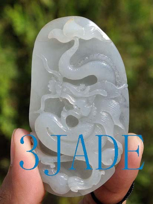 Hetian seed jade dragon pendant