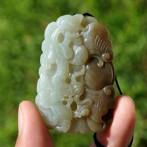 Hetian jade dragon pendant