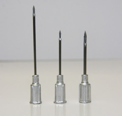 Aluminum hub 14 Gauge x 1.5 inch needles (box of 100) Aluminum hub 14 Gauge x 1.5 inch needles (box of 100)