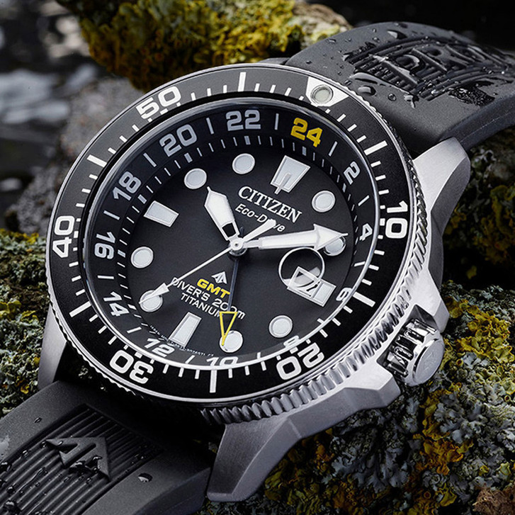Top 10 Premium Watches to Buy under 999 USD in 2021 | Watch Buyer’s Guide
