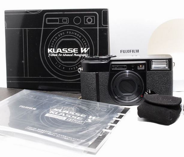 Fujifilm Klasse W Film Camera with Lens Hood | Black Version