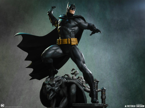 Tweeterhead DC Comics Batman (Black and Gray Edition) 1/6 Scale Maquette www.HobbyGalaxy.com Tweeterhead DC Comics Batman (Black and Gray Edition) 1/6 Scale Maquette www.HobbyGalaxy.com