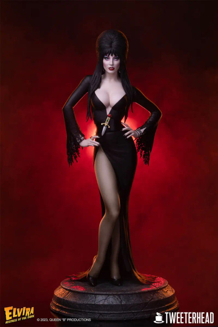 Tweeterhead Elvira: Mistress of the Dark 1/4 Scale Maquette www.HobbyGalaxy.com Tweeterhead Elvira: Mistress of the Dark 1/4 Scale Maquette www.HobbyGalaxy.com