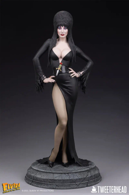 Tweeterhead Elvira: Mistress of the Dark 1/4 Scale Maquette www.HobbyGalaxy.com Tweeterhead Elvira: Mistress of the Dark 1/4 Scale Maquette www.HobbyGalaxy.com