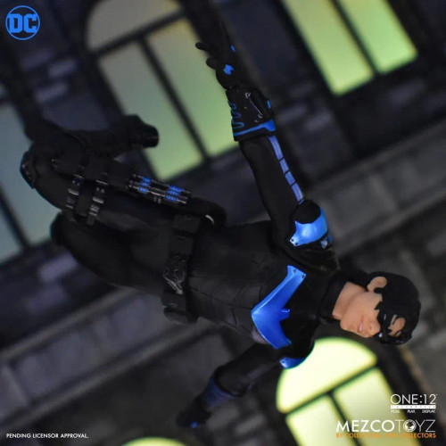 Mezco Toyz One:12 Collective Nightwing 1/12 Scale Action Figure www.HobbyGalaxy.com Mezco Toyz One:12 Collective Nightwing 1/12 Scale Action Figure www.HobbyGalaxy.com
