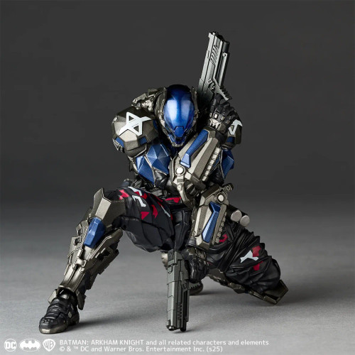 Revoltech Batman: Arkham Knight Amazing Yamaguchi