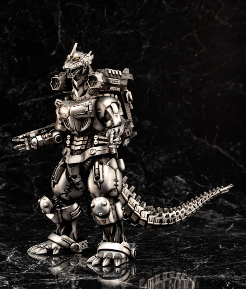 Aoshima Godzilla: Tokyo SOS (2003) Multi Fighting System Type-3 Kiryu Model Kit www.HobbyGalaxy.com