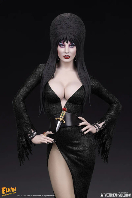Tweeterhead Elvira: Mistress of the Dark (Black Glitter Dress Variant) 1/4 Scale Maquette www.HobbyGalaxy.com Tweeterhead Elvira: Mistress of the Dark (Black Glitter Dress Variant) 1/4 Scale Maquette www.HobbyGalaxy.com
