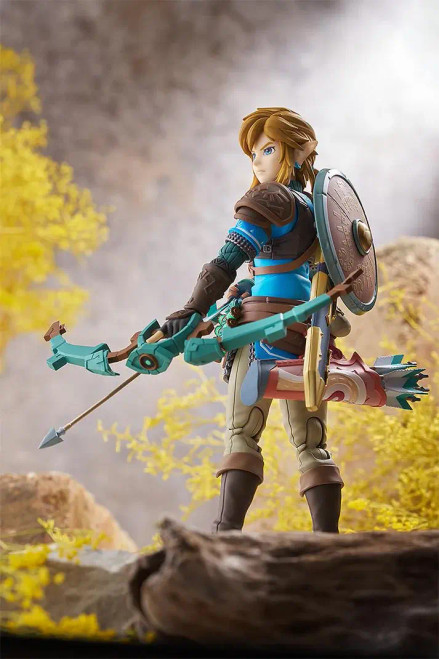 Bring home the hero of The Legend of Zelda: Tears of the Kingdom with the Max Factory figma Link DX Edition, available at HobbyGalaxy.com. . This highly articulated action figure includes premium accessories, detailed sculpting, and dynamic posing options—perfect for Zelda fans and collectors of high‑quality figma releases.