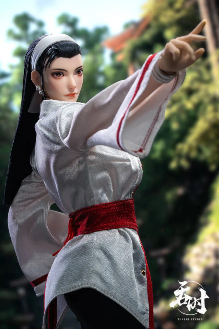 Pre-order the Tunshi Studio "The King of Fighters 97" Chizuru Kagura 1/6 Scale Action Figure (TS-XZZ-009) at HobbyGalaxy.com. Secure this SNK classic for your collection!