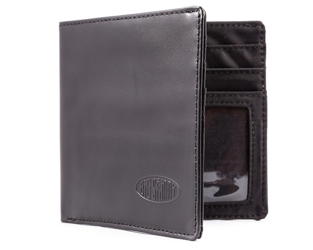 Leather Hybrid World Bi-Fold Wallet with Zippered Pocket