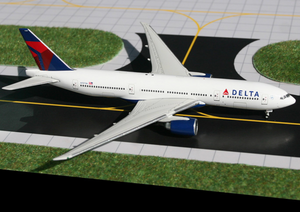 Gemini Jets GJDAL1026 Boeing 777-200LR 1/400 N703DN