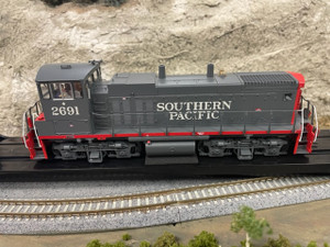 Atlas 10003860 Southern Pacific MP15DC #2691 Silver DC HO