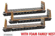 MT 993 05 049 Union Pacific Weathered Bulkhead Flat Cars 3-pack N scale