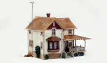 Woodland Scenics BR5046 Corner Porch House HO scale Built & Ready
