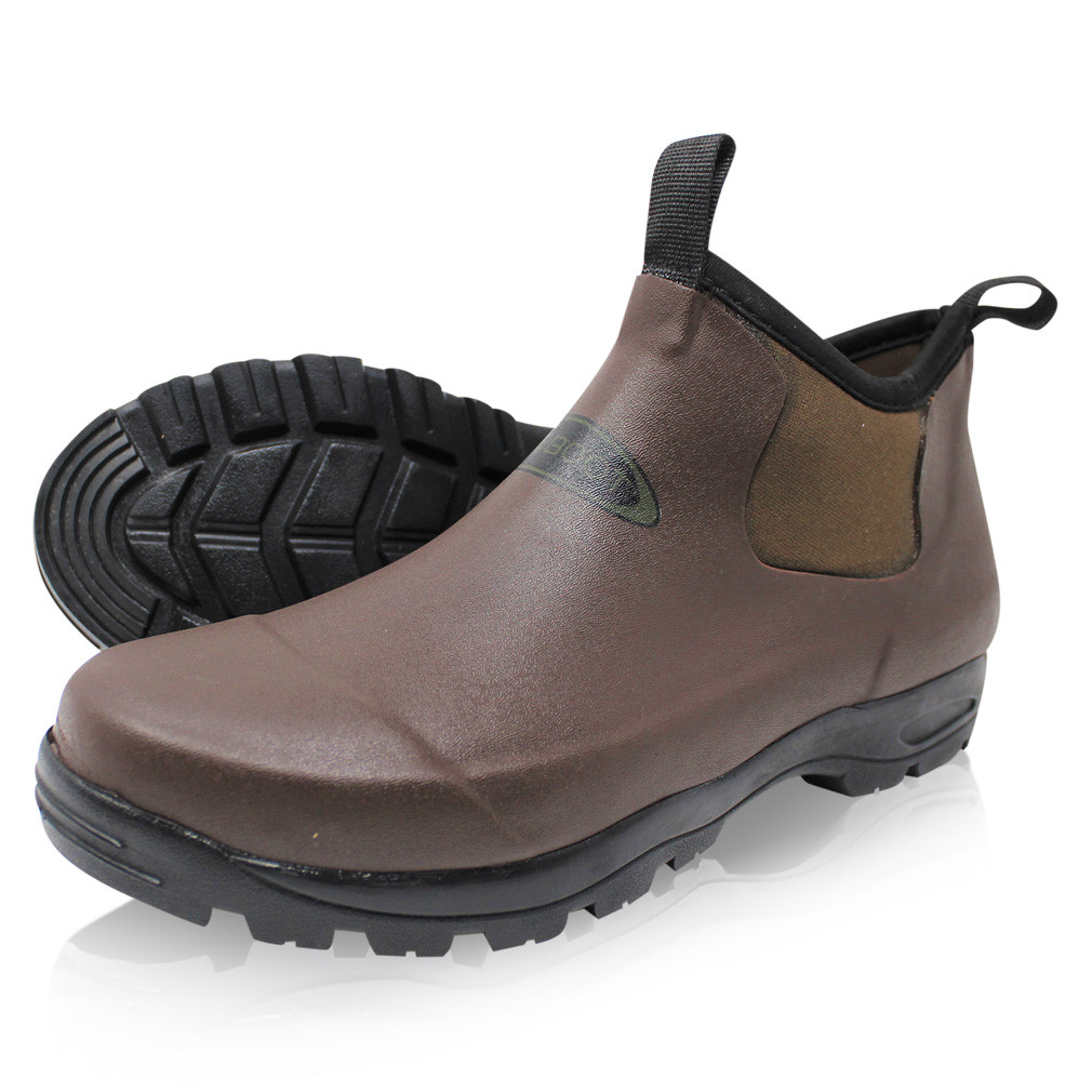 muck yard boots