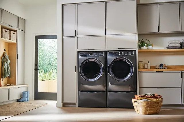 Electrolux Washer & Dryer Pair Avenue Appliance Edmonton
