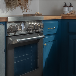 The Evolution of Luxury Ranges & Stoves: From Traditional to Smart Technology