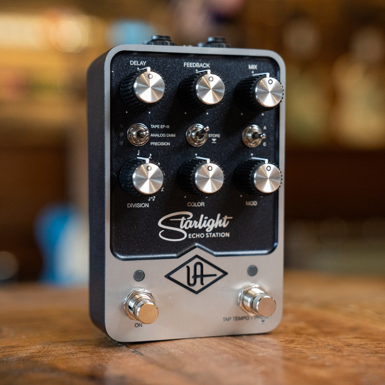 Universal Audio Starlight Echo Station Delay Pedal