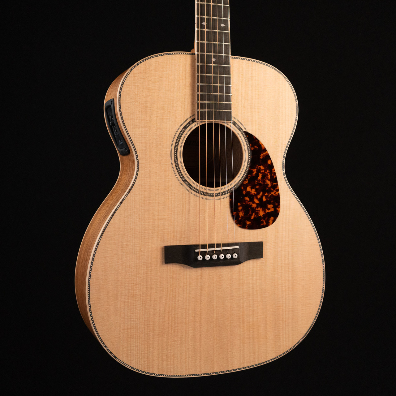 Larrivee OM-40E Legacy Series - Natural