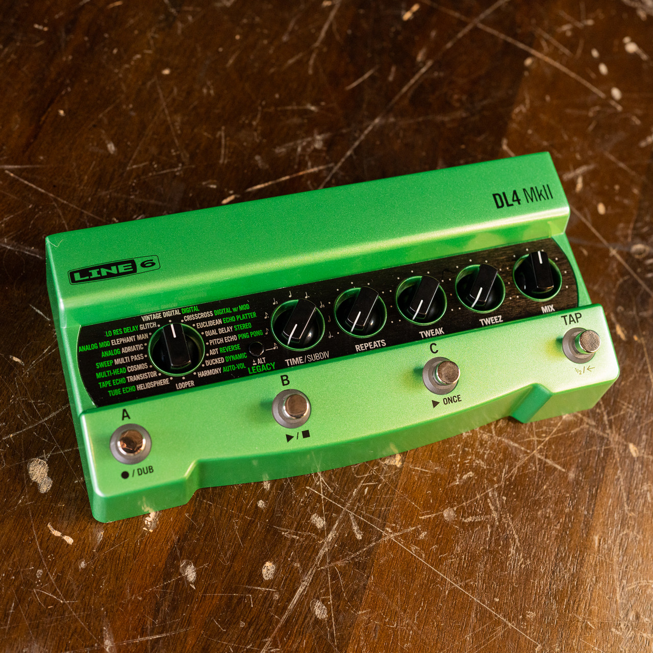 日本製国産[良品] Line6 DL4 Delay Modeler デジタルディレイ 16種のモデリングサウンドを搭載 [RI575] ディレイ