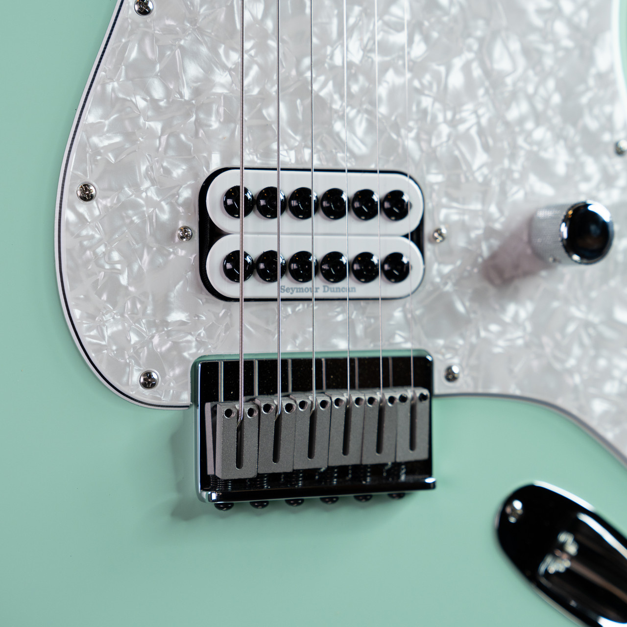 Fender Tom Delonge 仕様 Stratocaster Fender Tom DeLonge Stratocaster Electric Guitar - Daphne