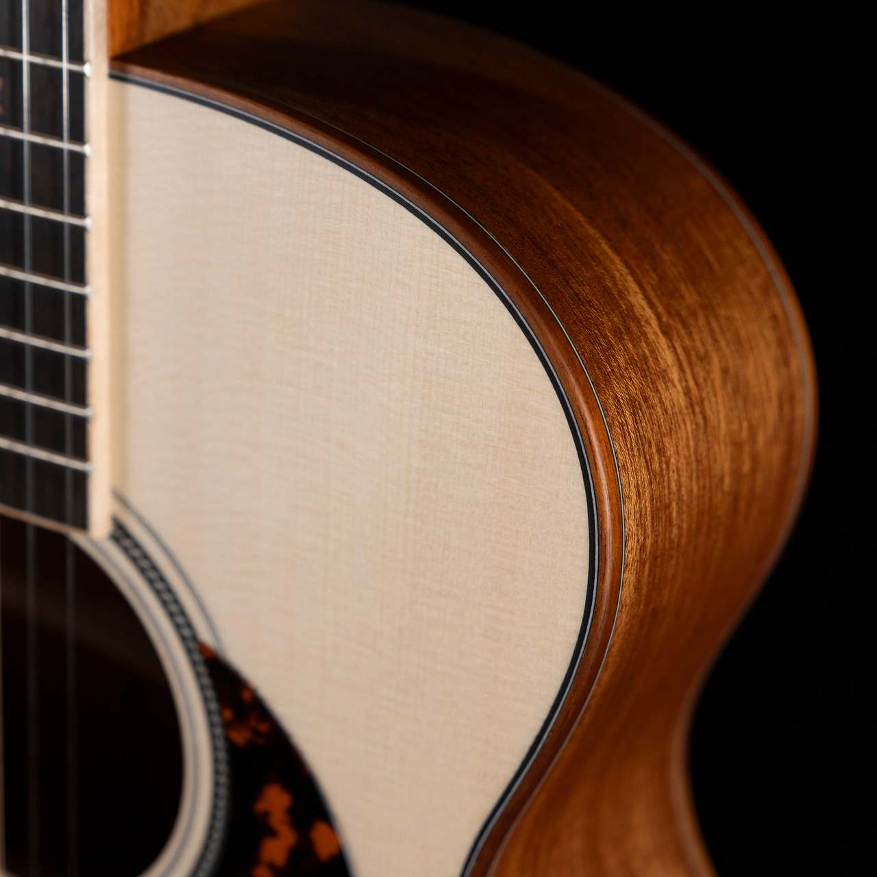 Larrivee OM-03 Mahogany Maple Leaf Special Acoustic Guitar