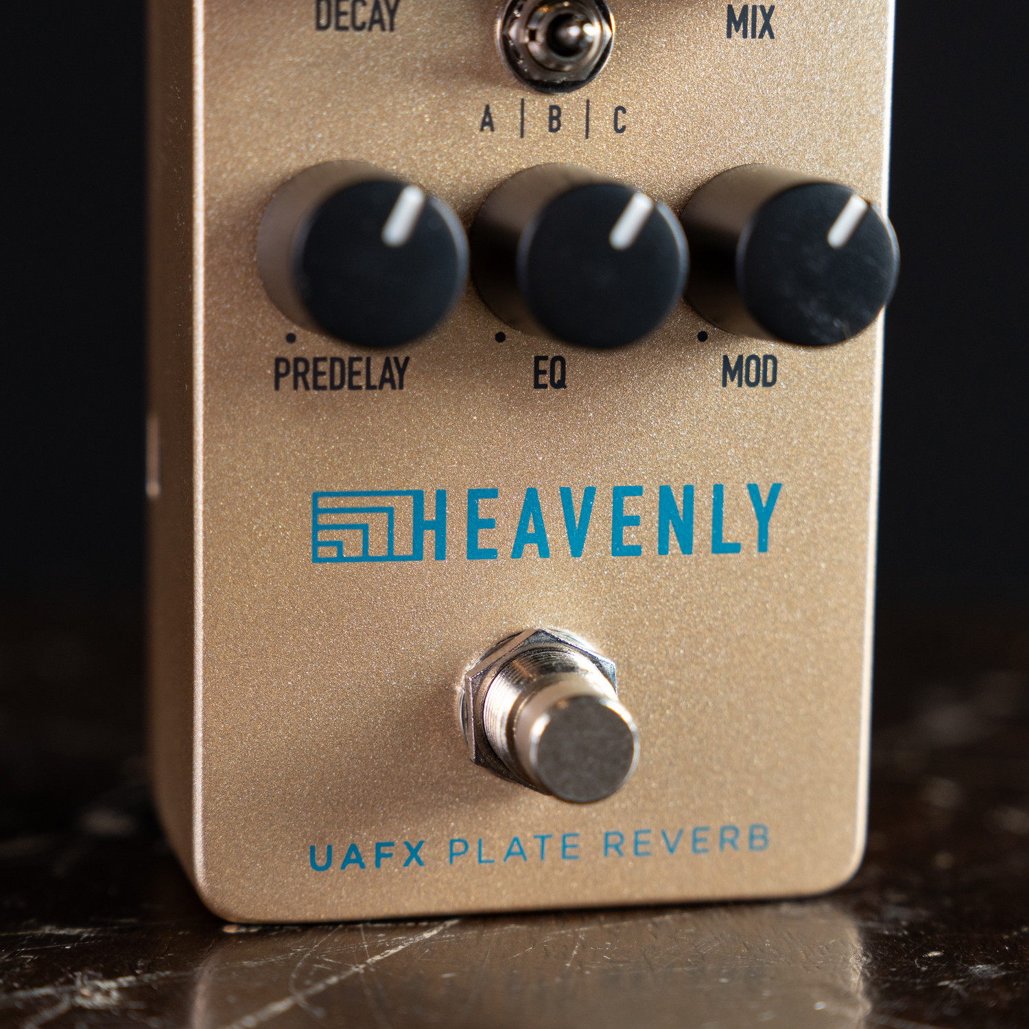 Universal Audio Heavenly Plate Reverb Guitar Effects Pedal