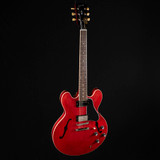 Gibson ES-335 Semi-Hollow Electric Guitar - Sixties Cherry Gibson ES-335 Semi-Hollow Electric Guitar - Sixties Cherry