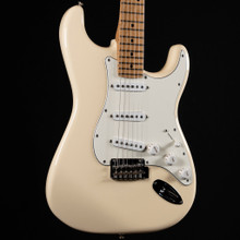 Fender Limited Edition Player II Stratocaster– Roasted Maple Fingerboard, Olympic White Fender Limited Edition Player II Stratocaster– Roasted Maple Fingerboard, Olympic White