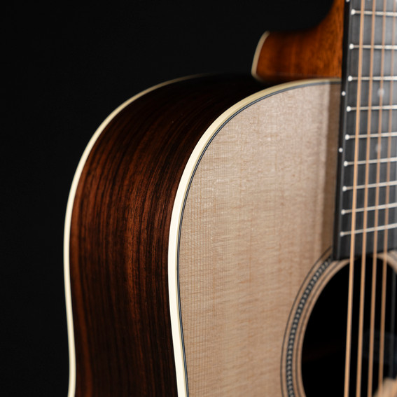 Martin D16e Rosewood Acoustic Electric Guitar Martin D16e Rosewood Acoustic Electric Guitar