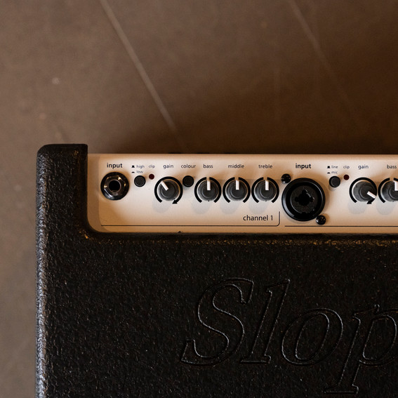 AER Compact 60/4 Slope Acoustic Guitar Amplifier AER Compact 60/4 Slope Acoustic Guitar Amplifier