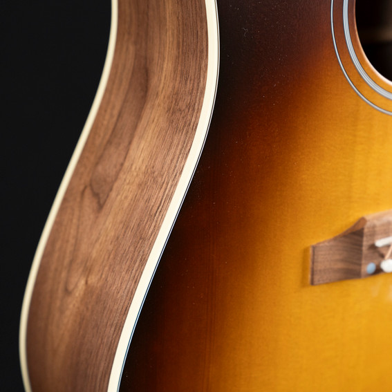 Gibson Hummingbird Studio Walnut - Satin Walnut Burst #4079 Gibson Hummingbird Studio Walnut - Satin Walnut Burst #4079