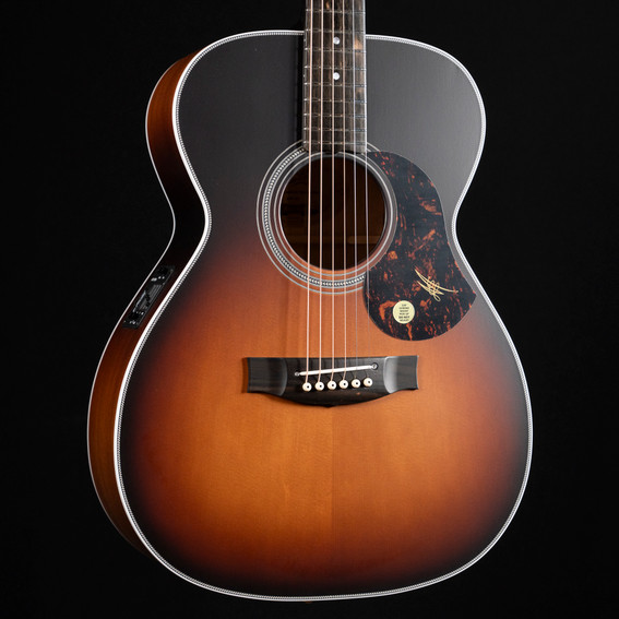 Maton Troubadour Traditional Acoustic/Electric Guitar Maton Troubadour Traditional Acoustic/Electric Guitar