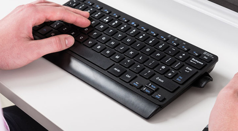 Posturite keyboard | wired | Pull out pad | OOScare | NZ